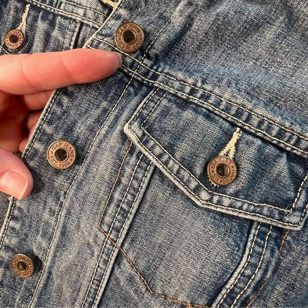 Gap Jeans Vintage Denim Jacket Womens XS Blue 2000 Y2K Cotton Classic Trucker - Picture 4 of 9